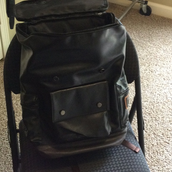 Large backpack - Picture 2 of 2